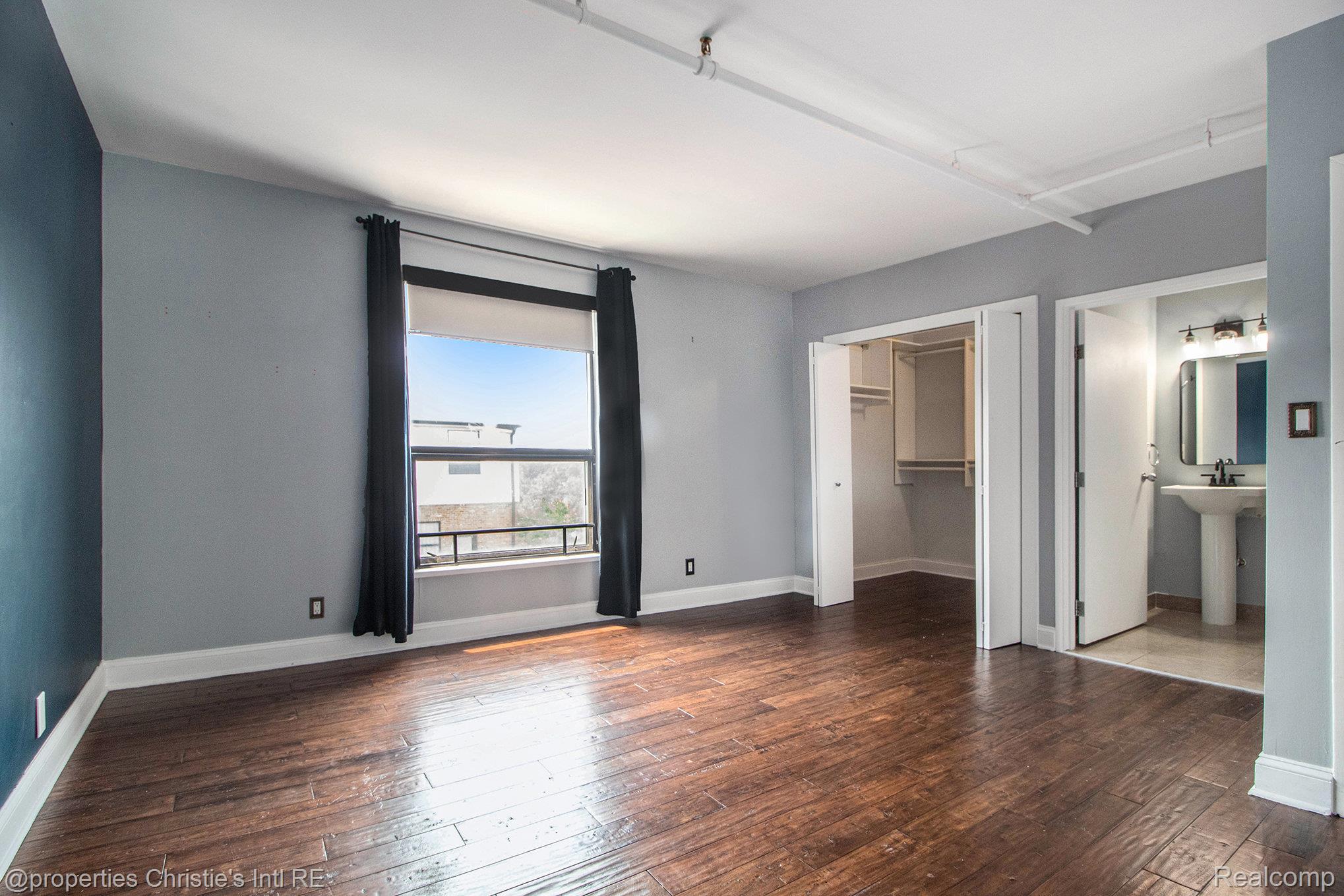 6533 E Jefferson Unit: 427