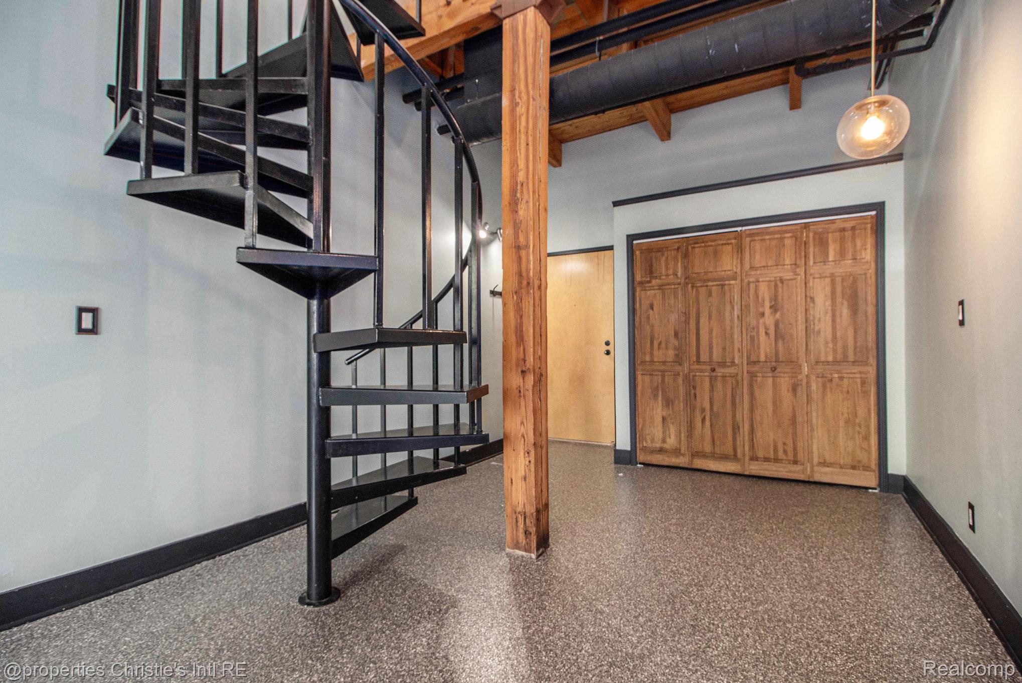 6533 E Jefferson Unit: 427