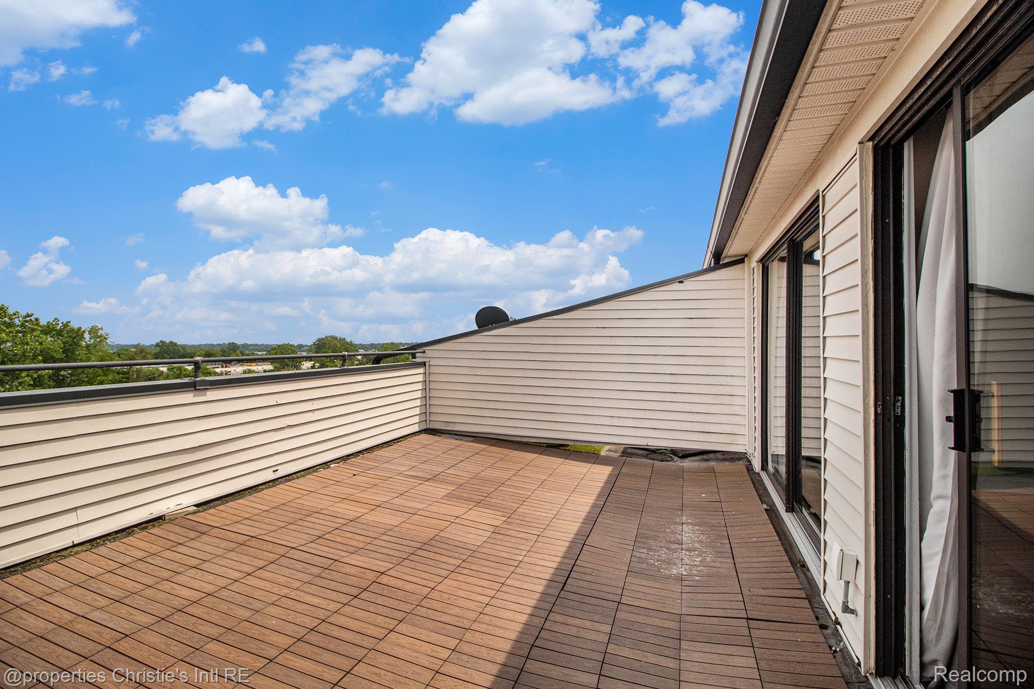 6533 E Jefferson Unit: 427