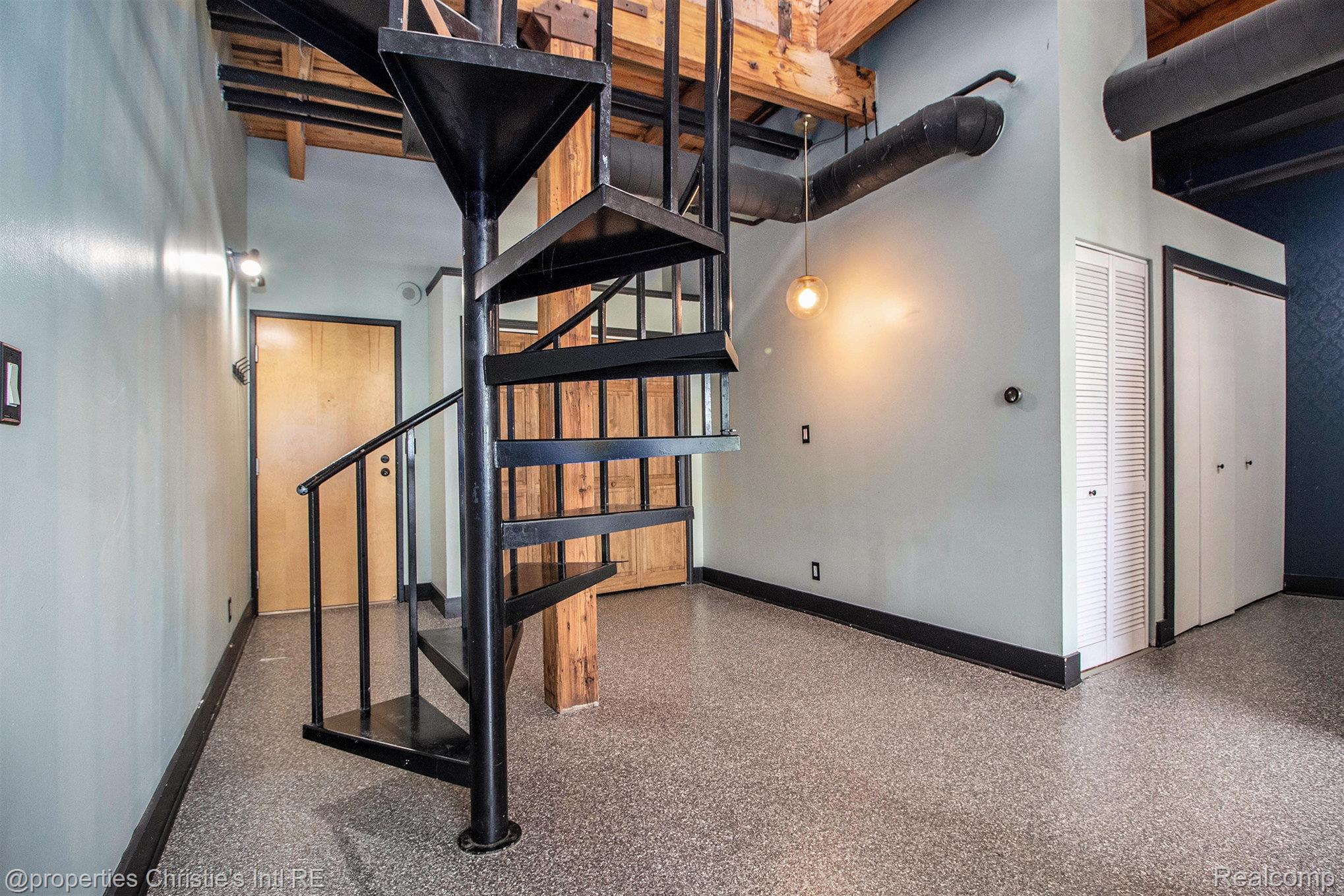 6533 E Jefferson Unit: 427