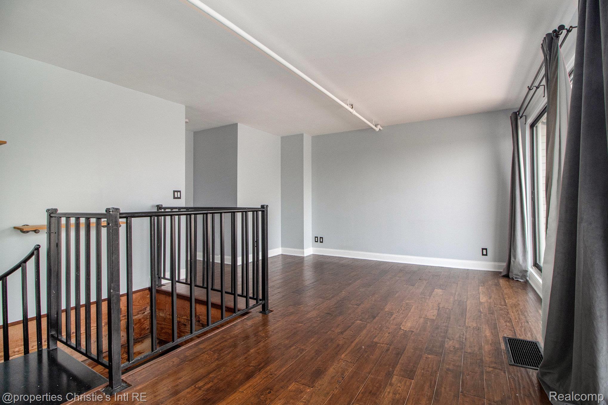 6533 E Jefferson Unit: 427