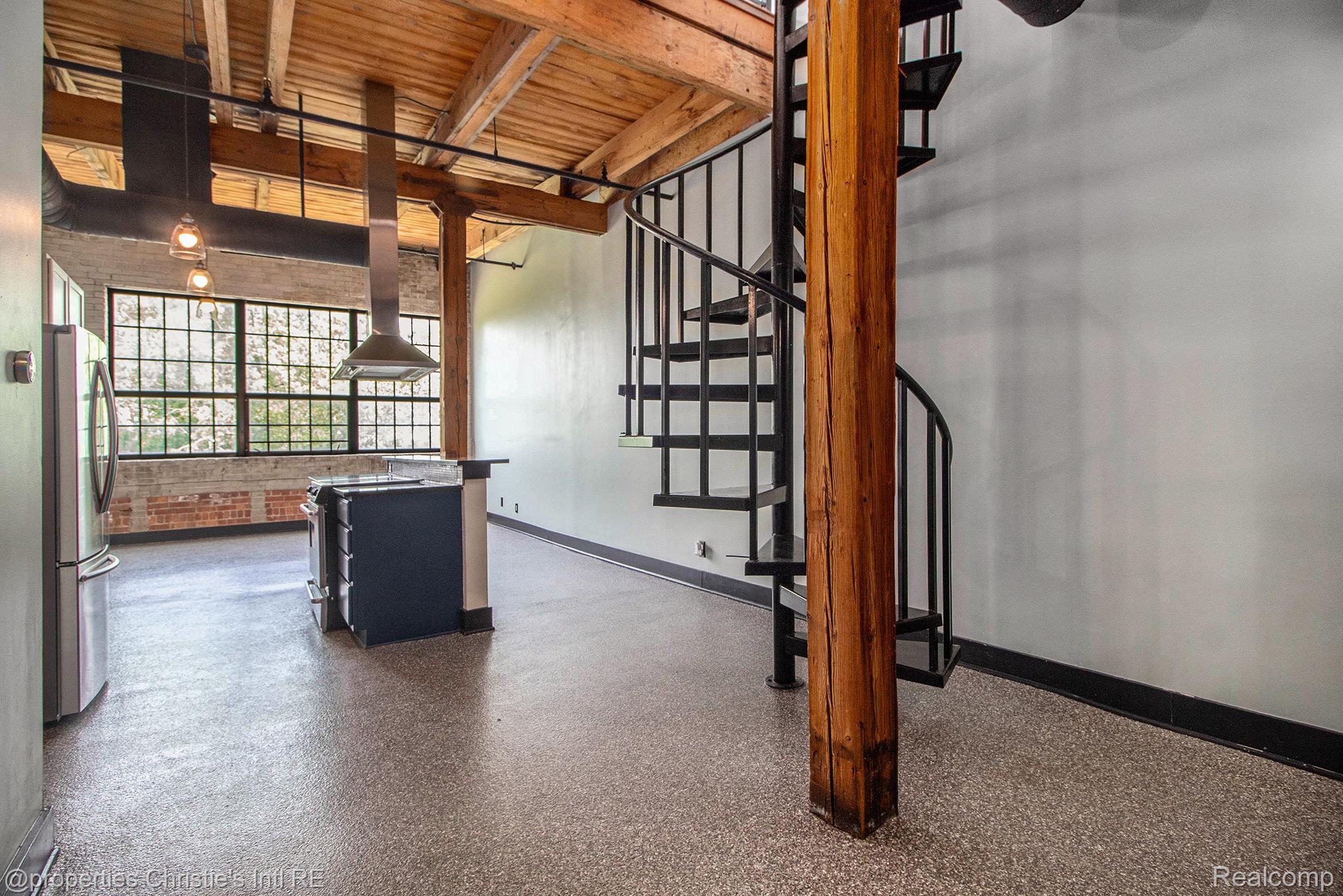 6533 E Jefferson Unit: 427