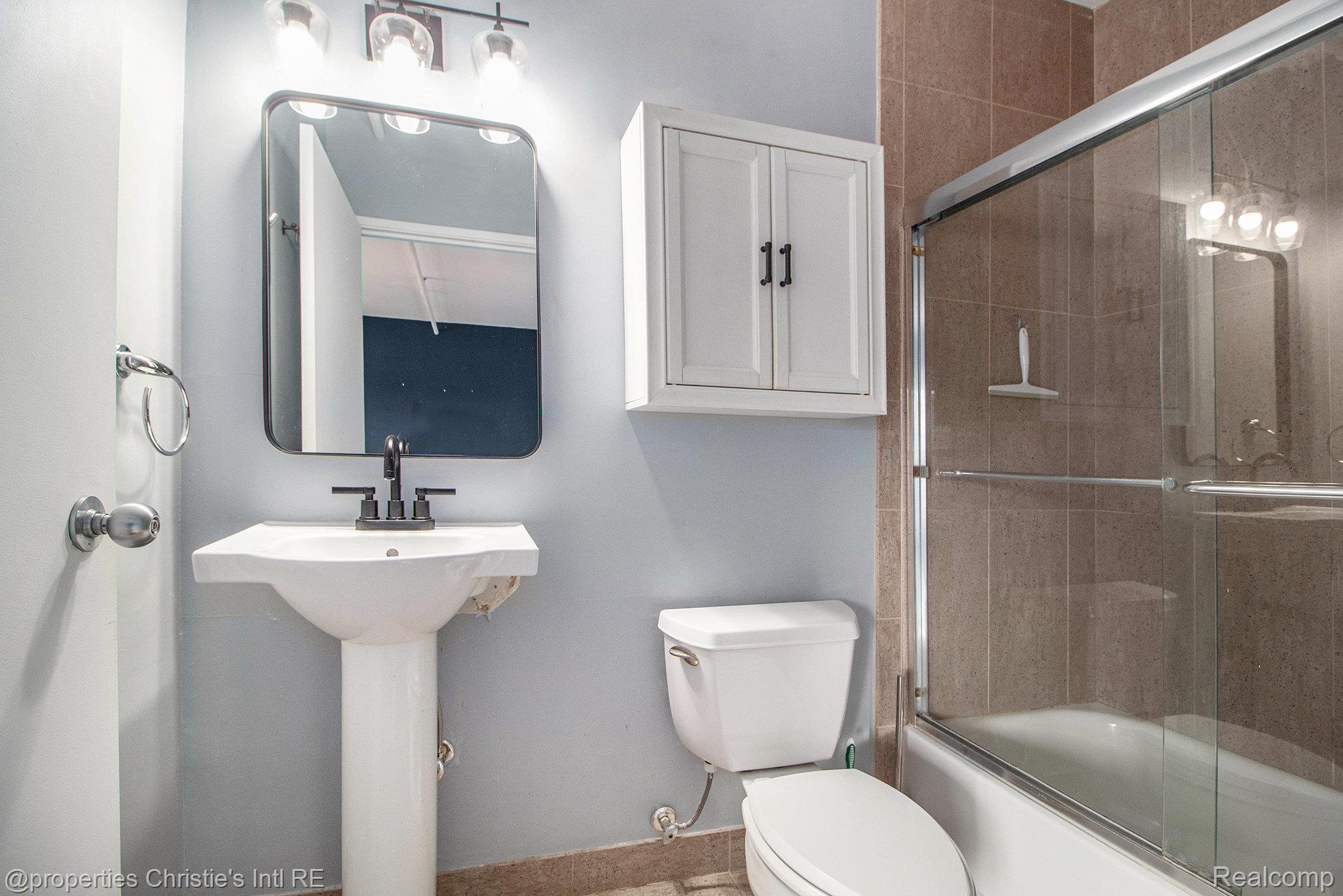 6533 E Jefferson Unit: 427