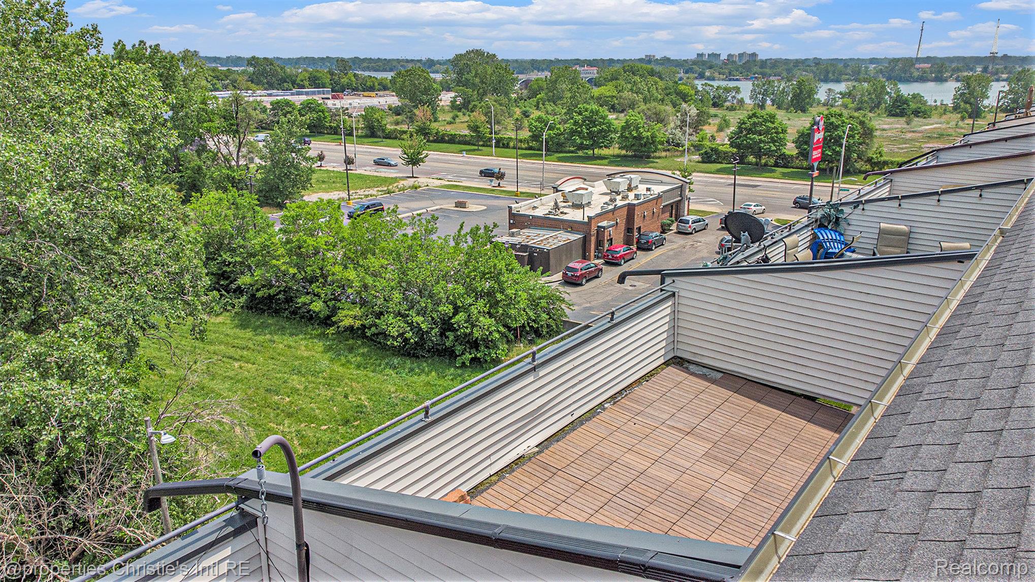 6533 E Jefferson Unit: 427