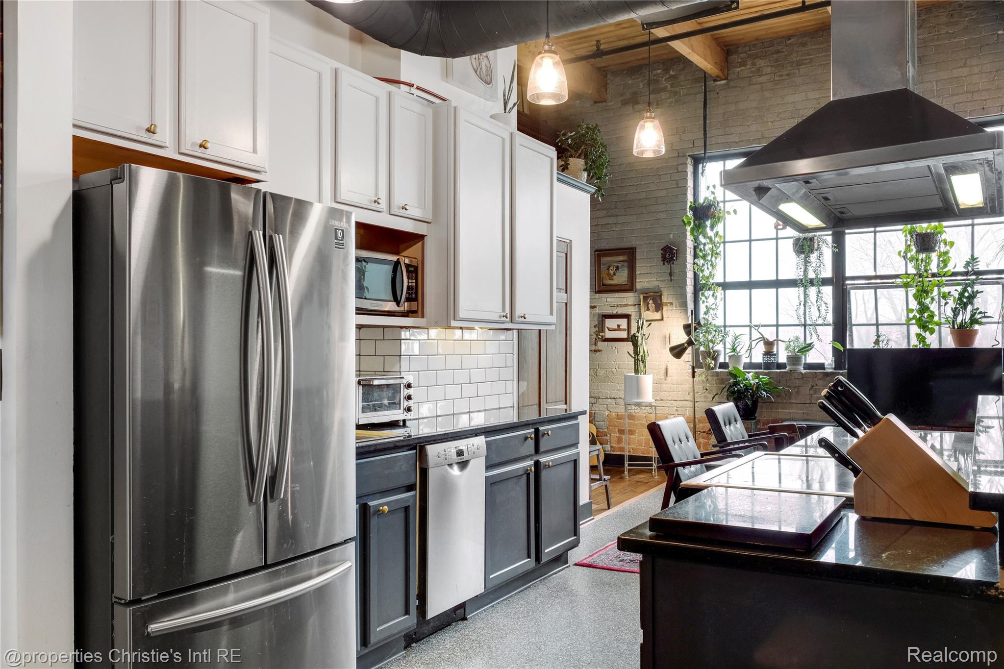 6533 E Jefferson Unit: 427