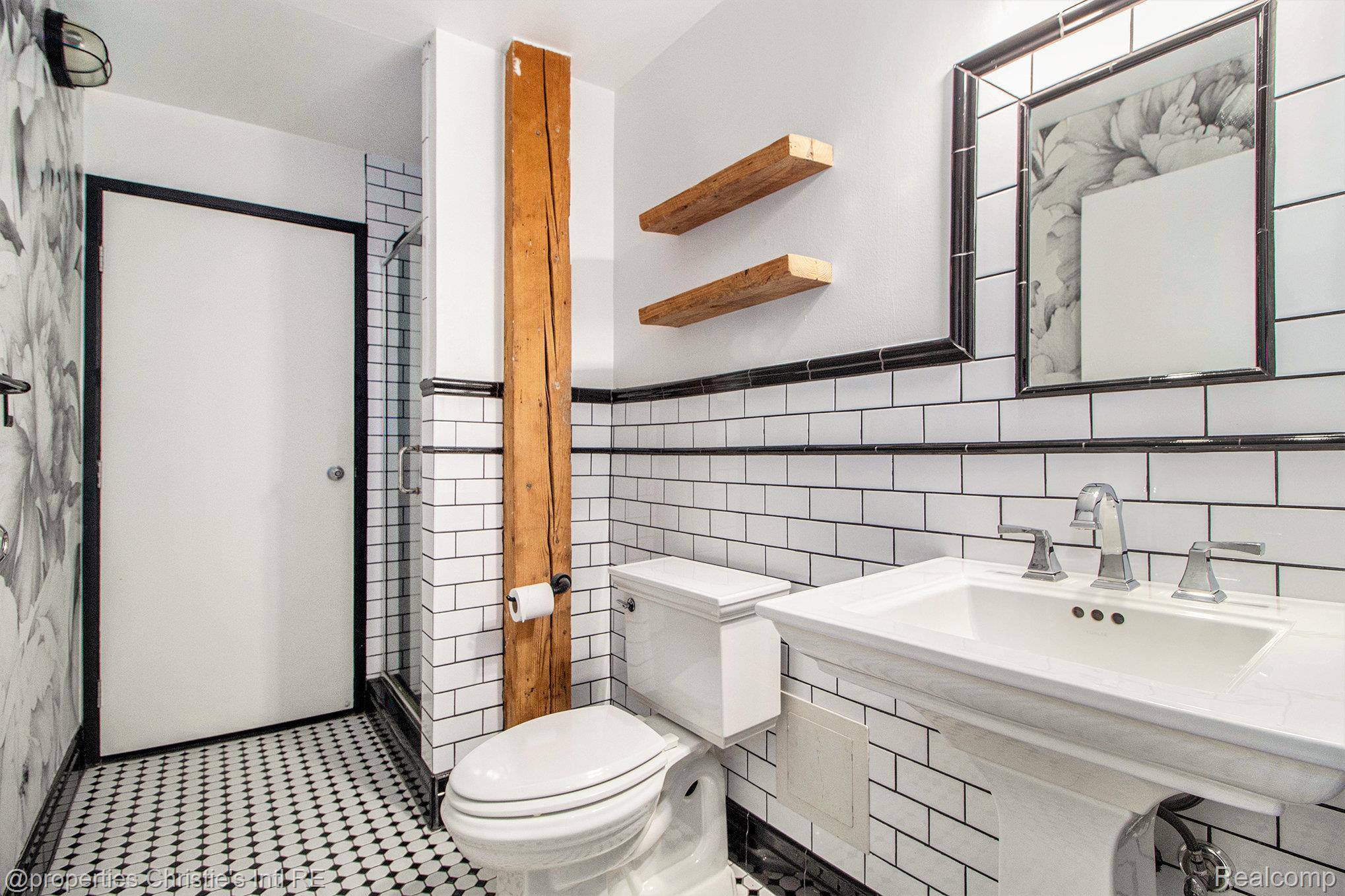 6533 E Jefferson Unit: 427