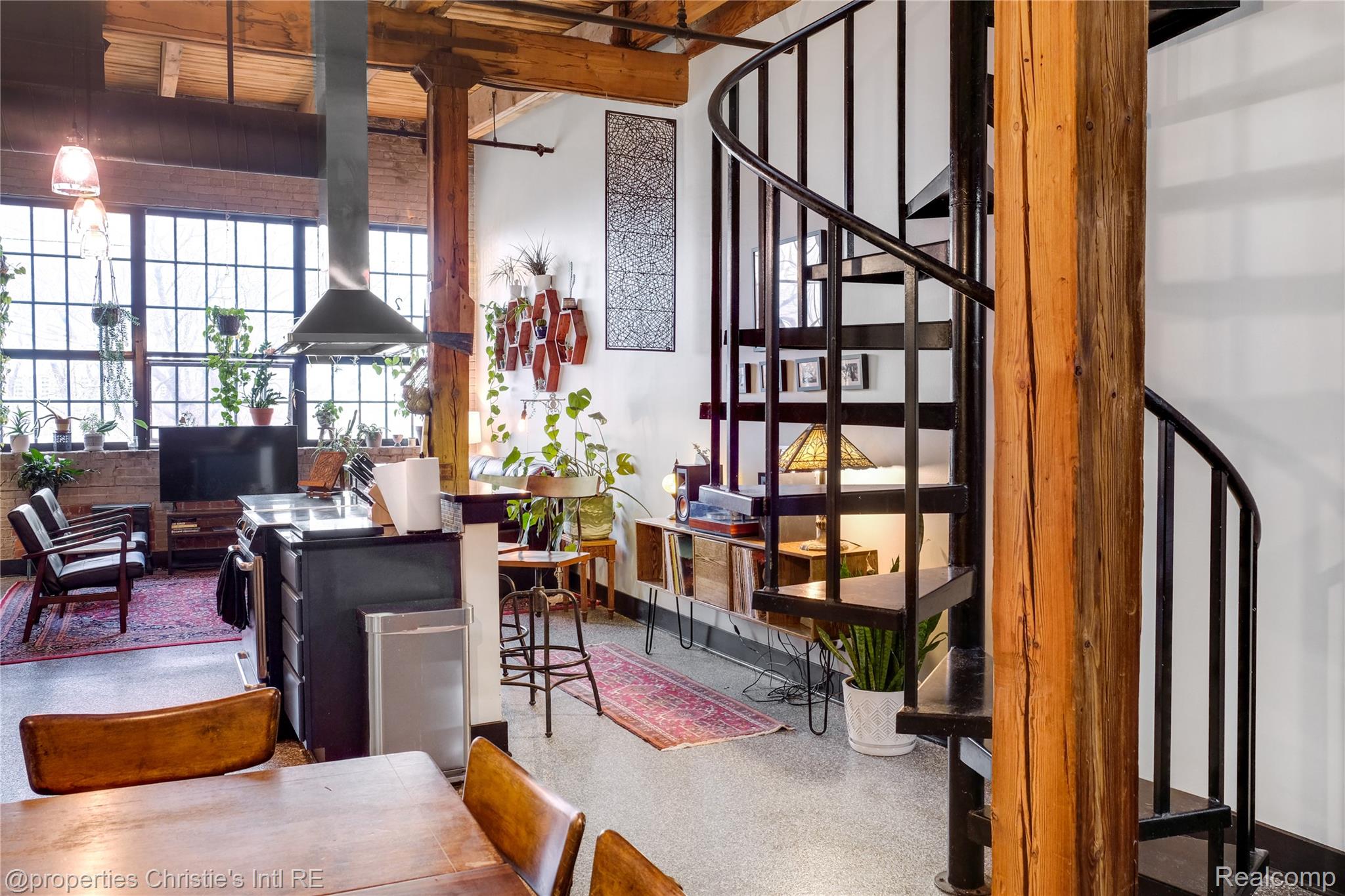 6533 E Jefferson Unit: 427