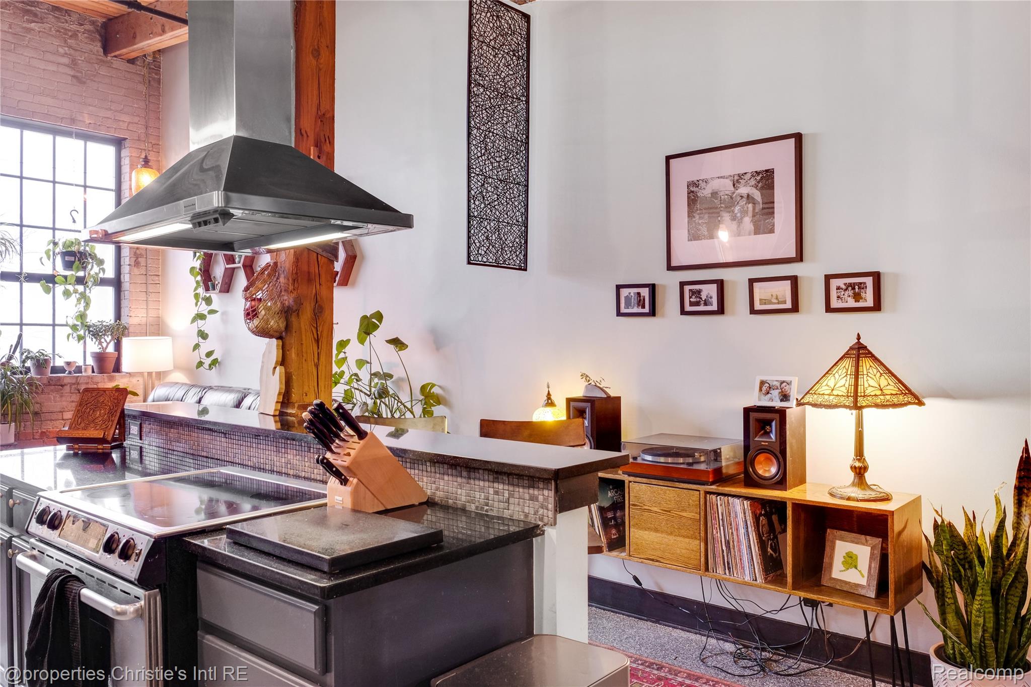 6533 E Jefferson Unit: 427