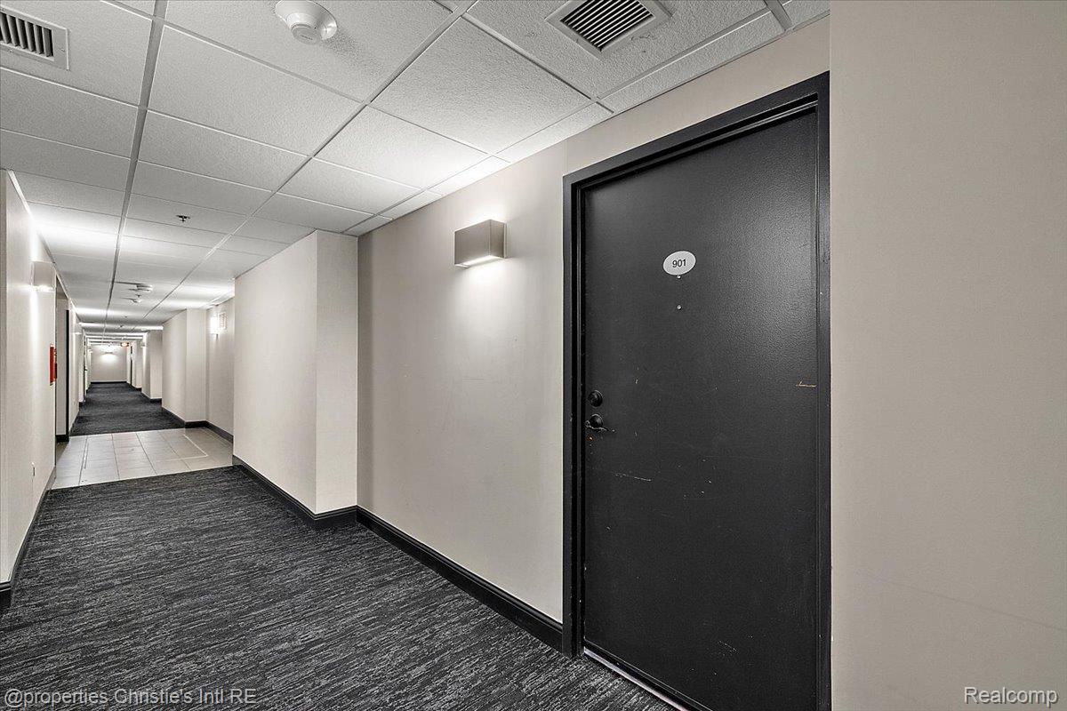 250 E Harbortown Drive Unit: 901