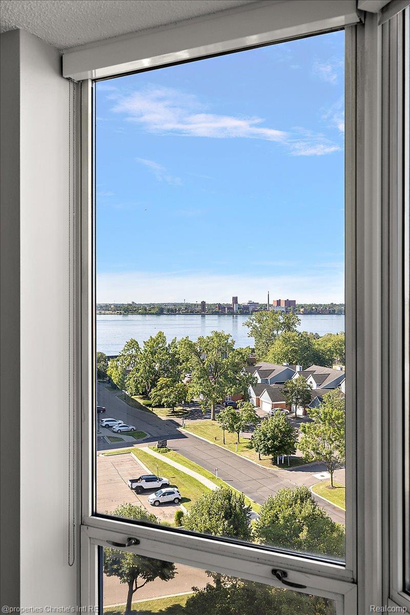 250 E Harbortown Drive Unit: 901
