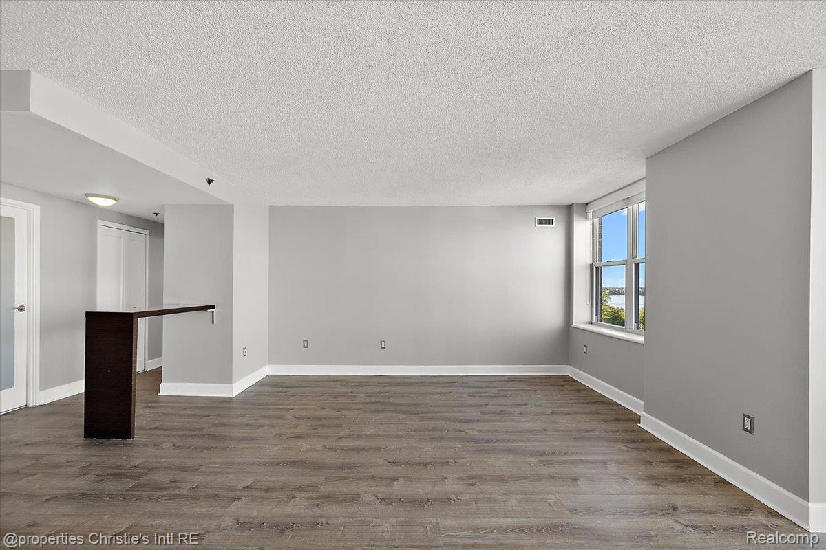 250 E Harbortown Drive Unit: 901
