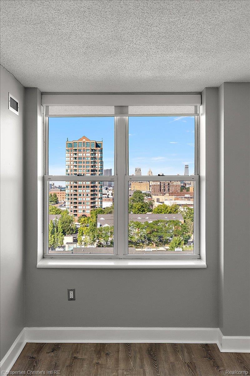 250 E Harbortown Drive Unit: 901
