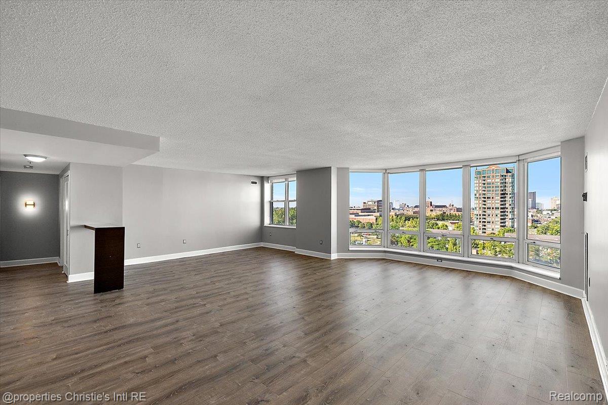 250 E Harbortown Drive Unit: 901