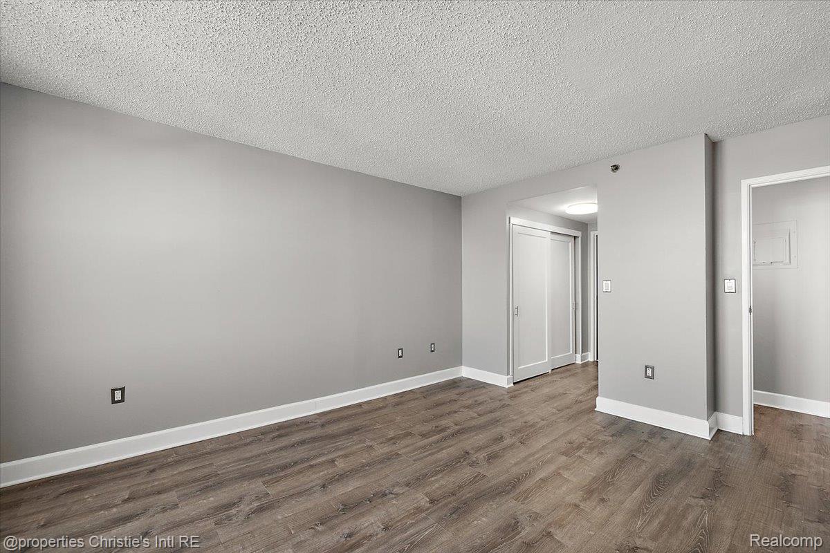 250 E Harbortown Drive Unit: 901