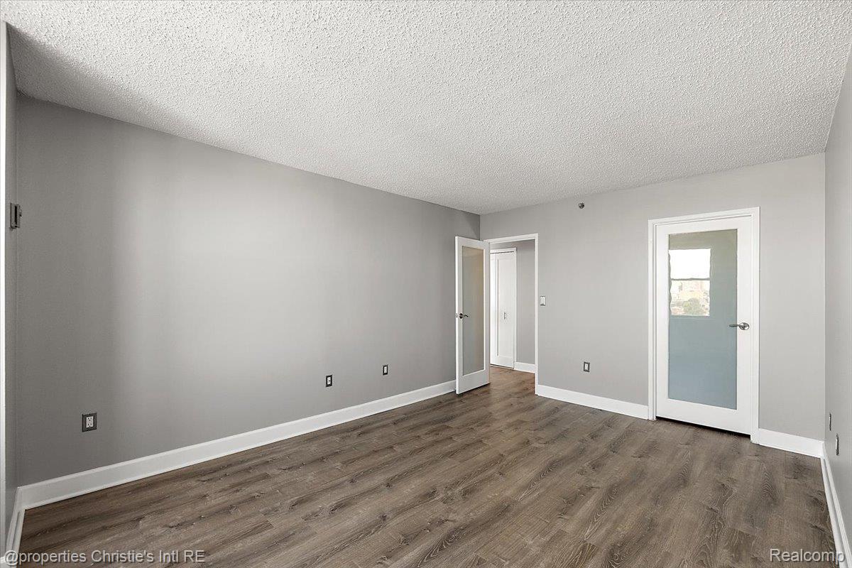 250 E Harbortown Drive Unit: 901