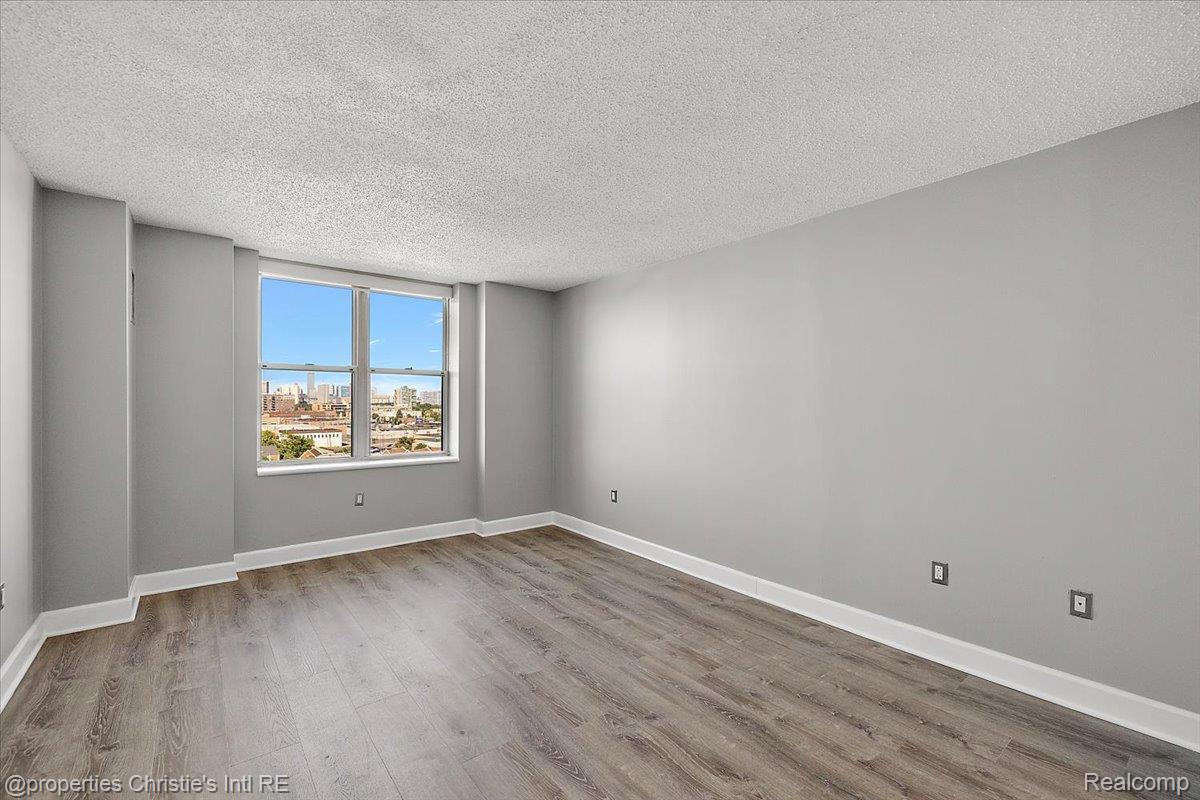250 E Harbortown Drive Unit: 901