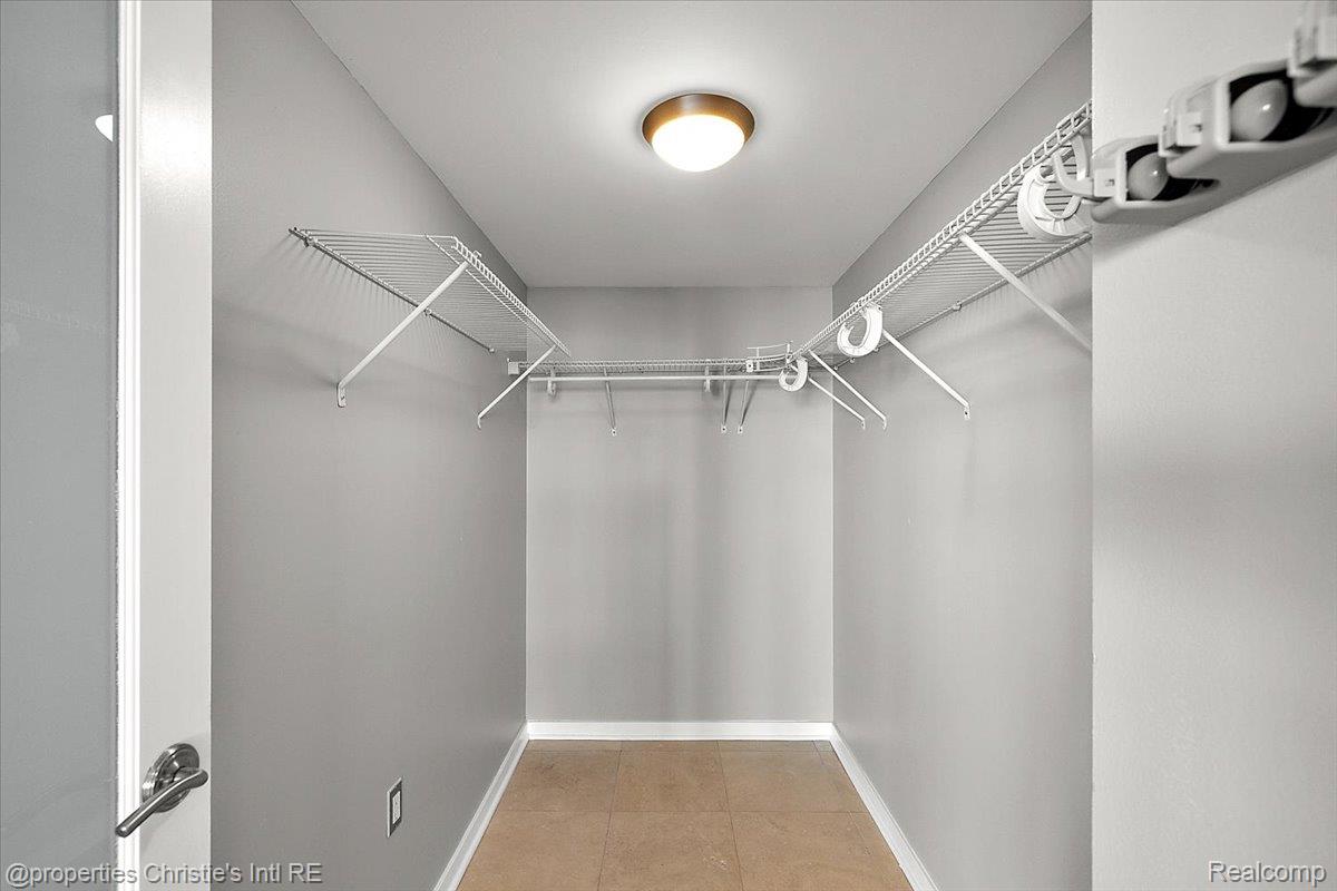 250 E Harbortown Drive Unit: 901