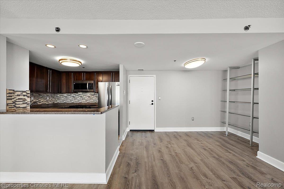 250 E Harbortown Drive Unit: 901