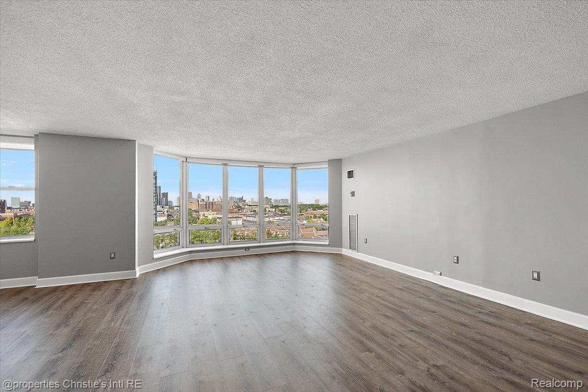 250 E Harbortown Drive Unit: 901