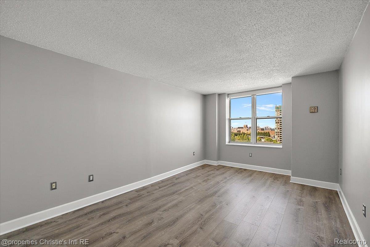 250 E Harbortown Drive Unit: 901