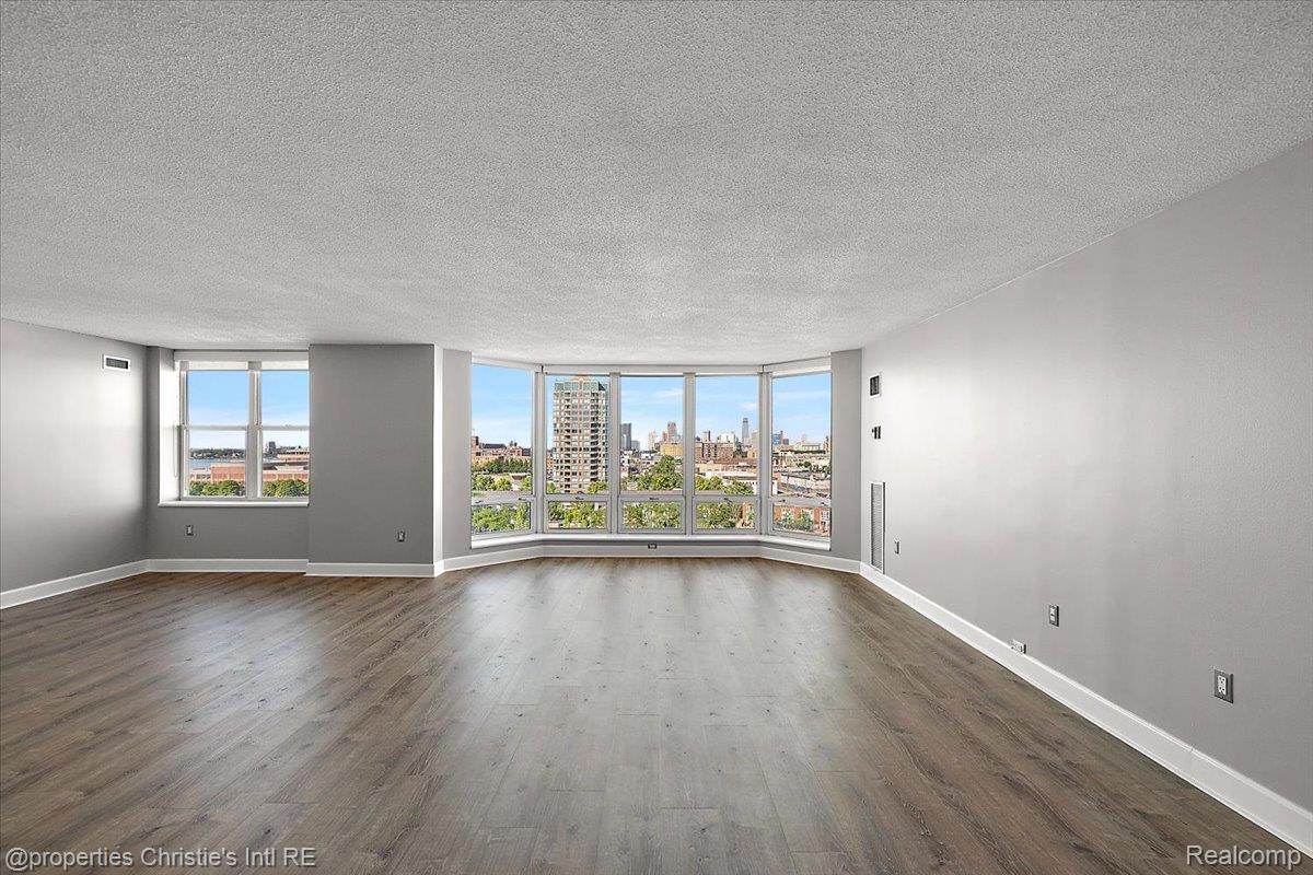 250 E Harbortown Drive Unit: 901