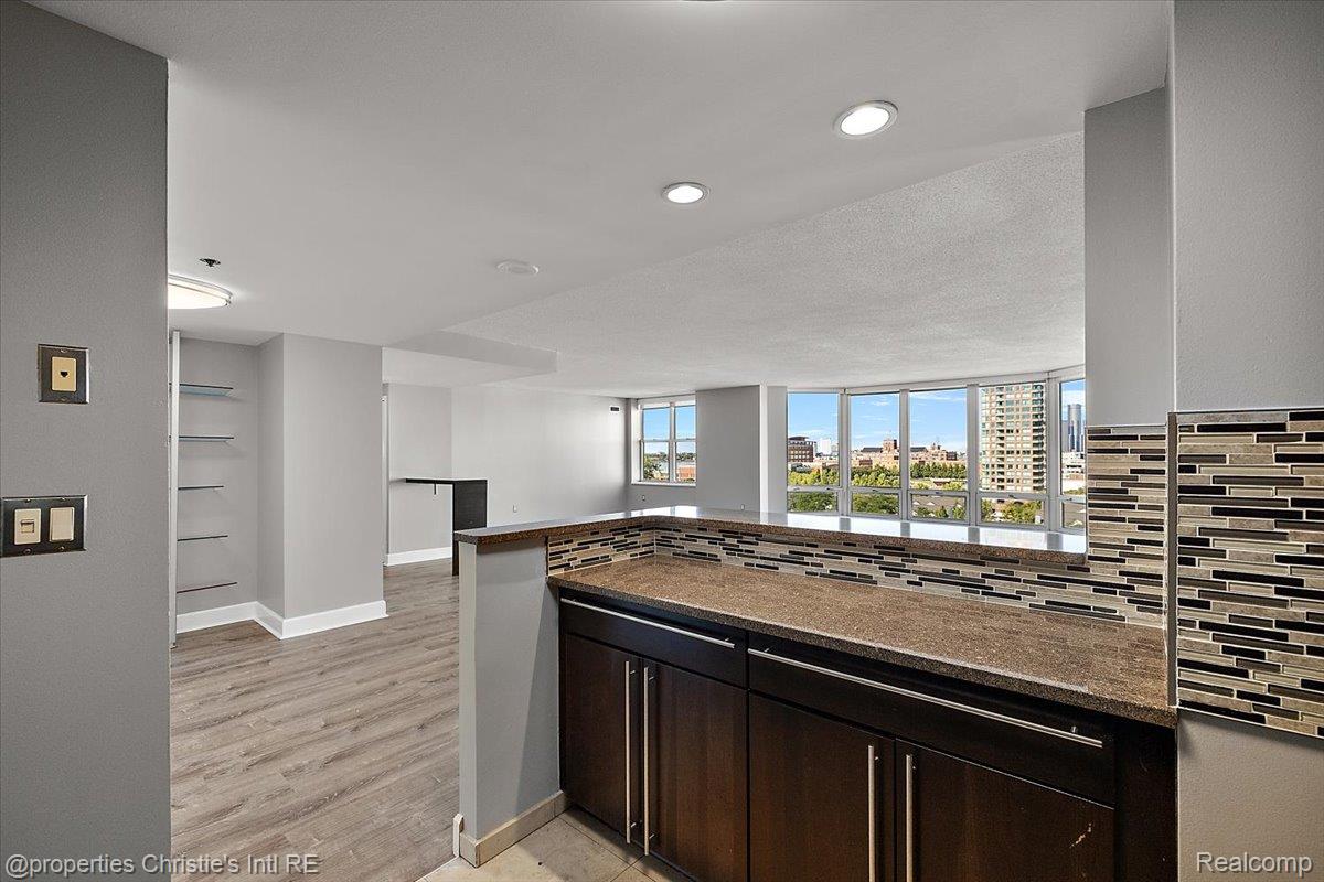 250 E Harbortown Drive Unit: 901