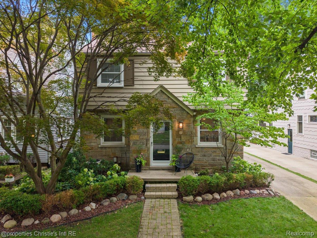 23 Amherst Road