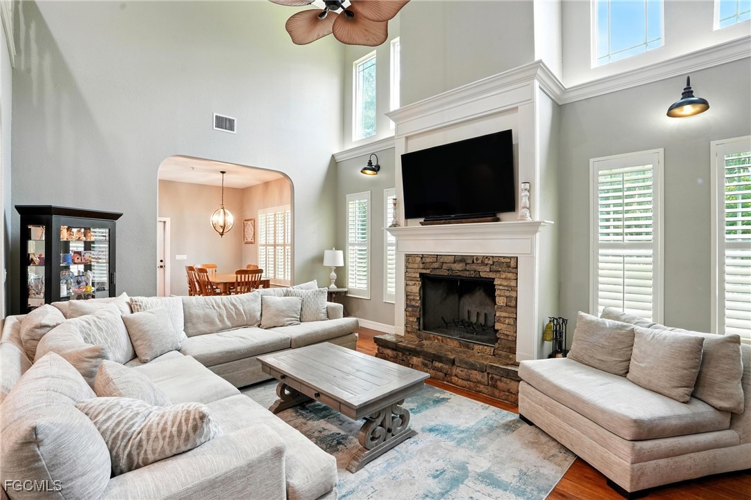16461 Oakview CIR