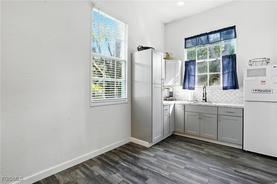 16461 Oakview CIR