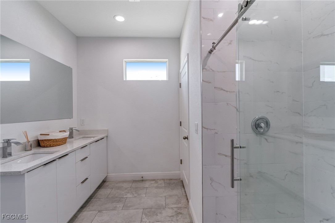 5027 S PEACHTREE CIR