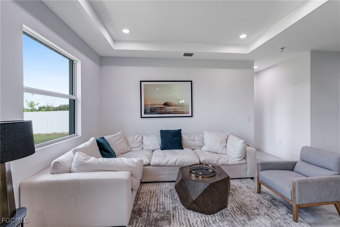 5027 S PEACHTREE CIR