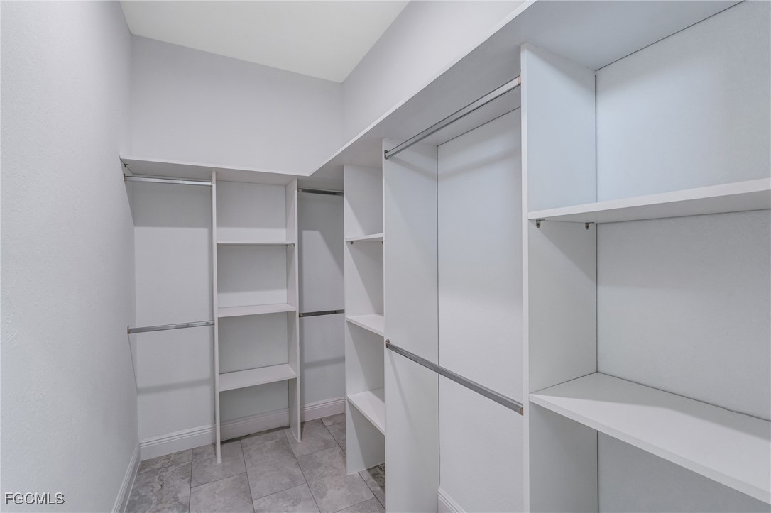 5027 S PEACHTREE CIR