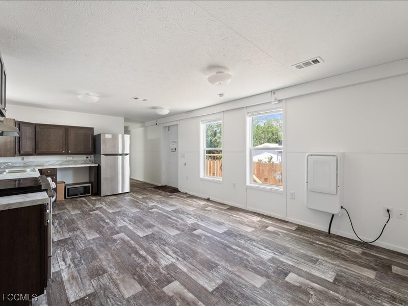 1038 Canopy LN