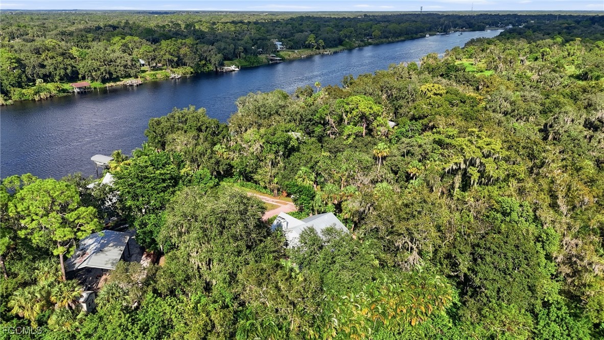 270 River Oaks DR