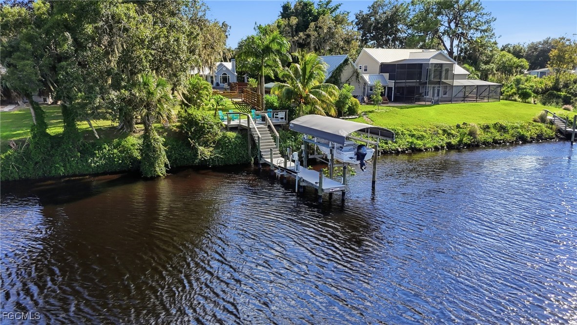 270 River Oaks DR