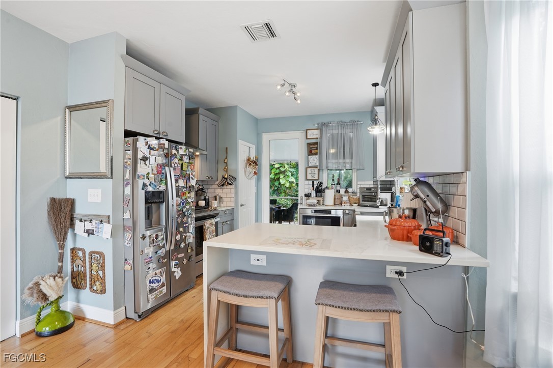 270 River Oaks DR