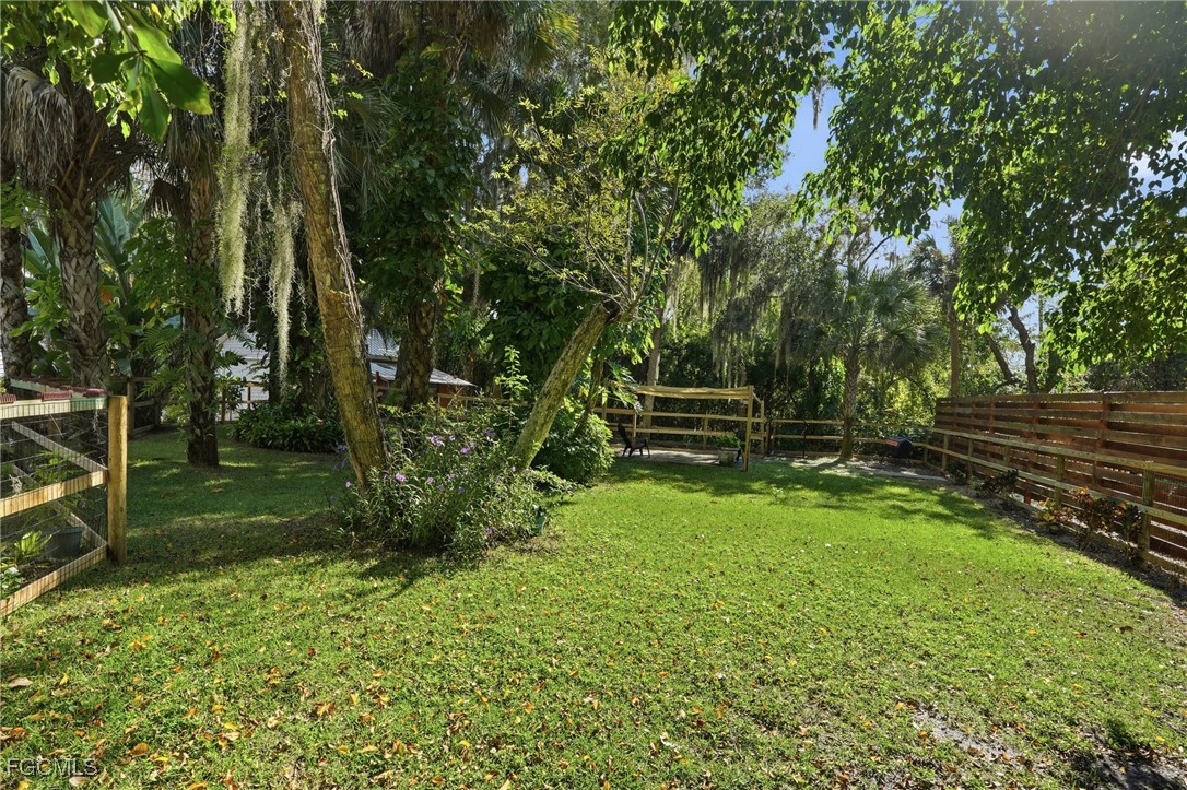 270 River Oaks DR