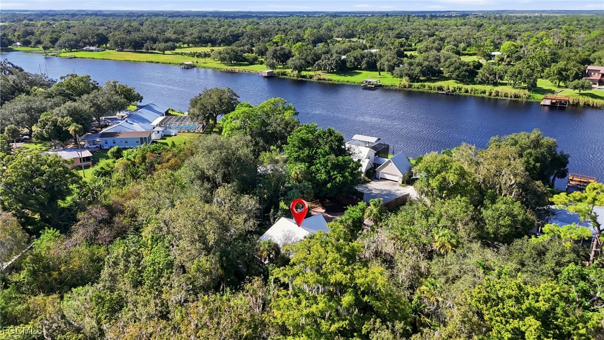 270 River Oaks DR