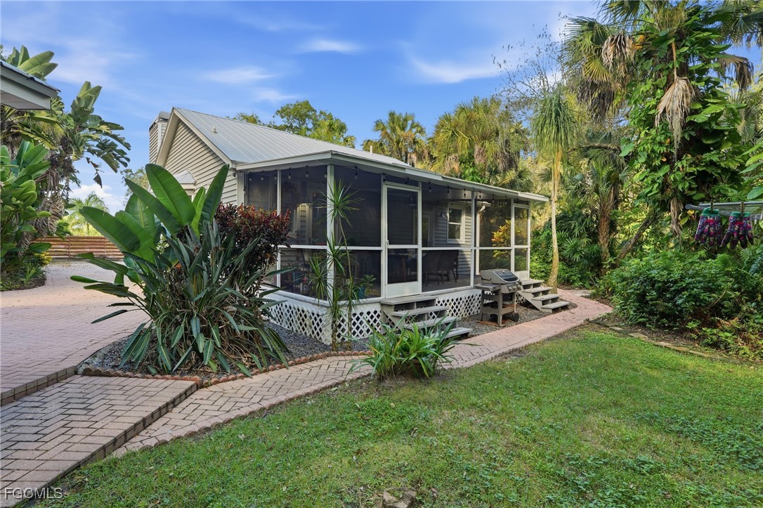 270 River Oaks DR