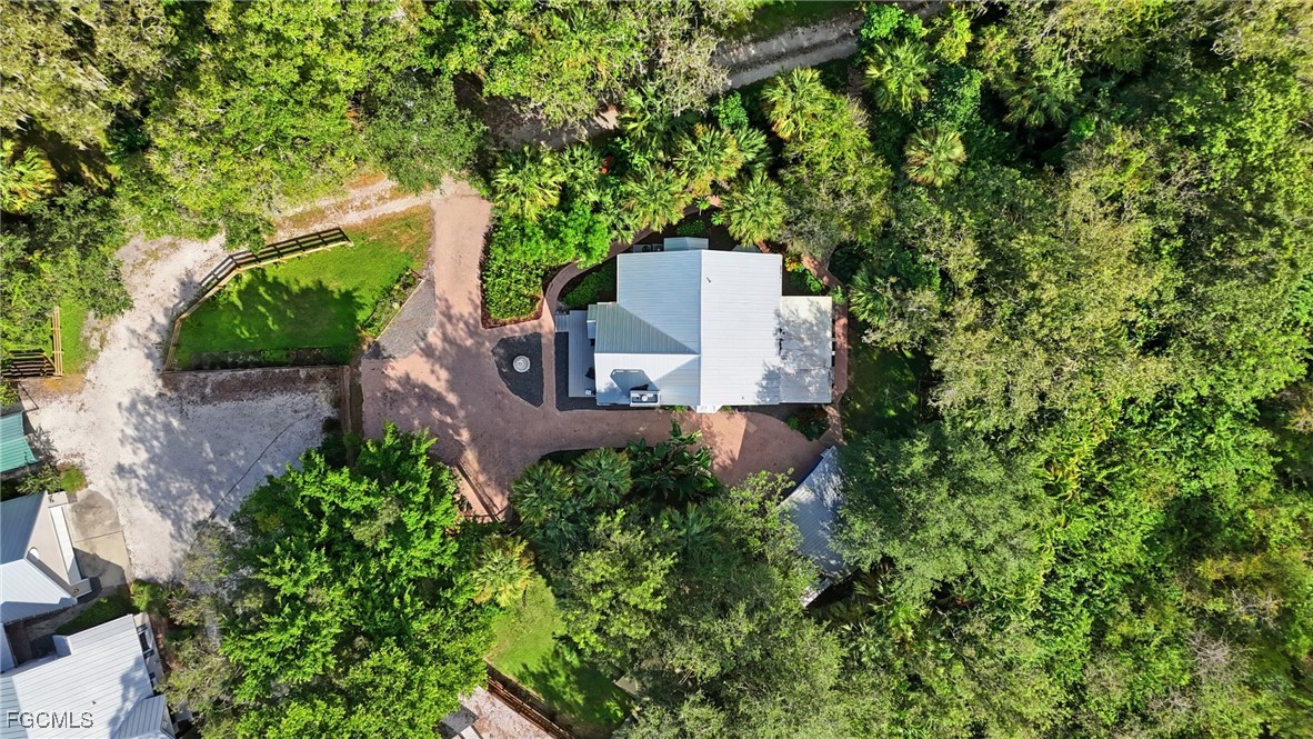 270 River Oaks DR