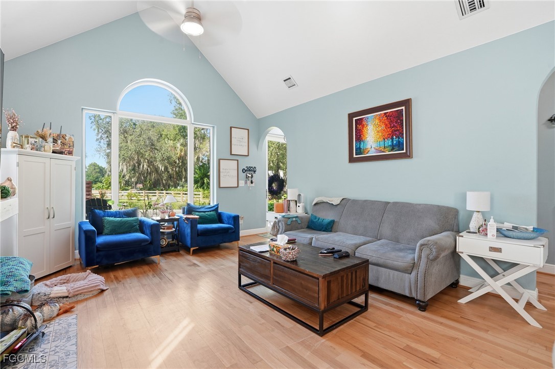 270 River Oaks DR