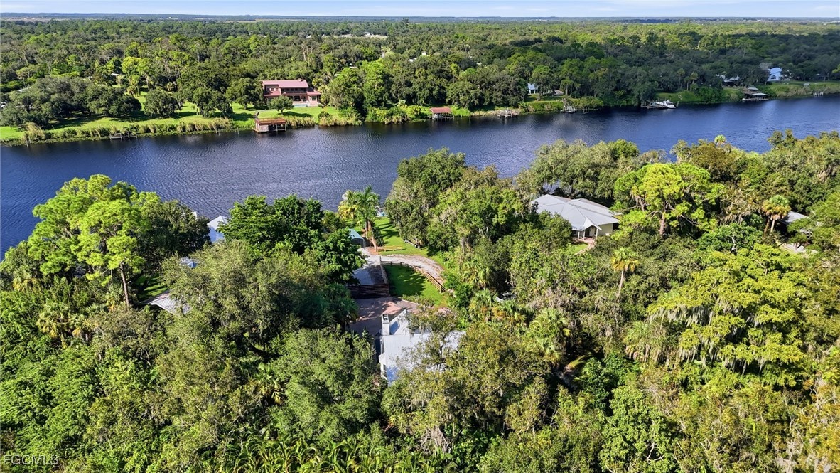 270 River Oaks DR