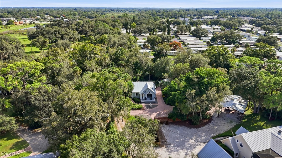 270 River Oaks DR