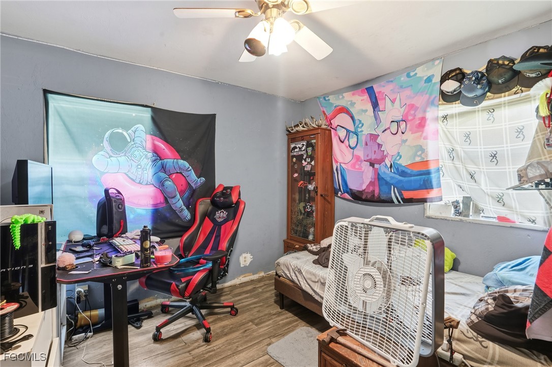 868 Avalon AVE