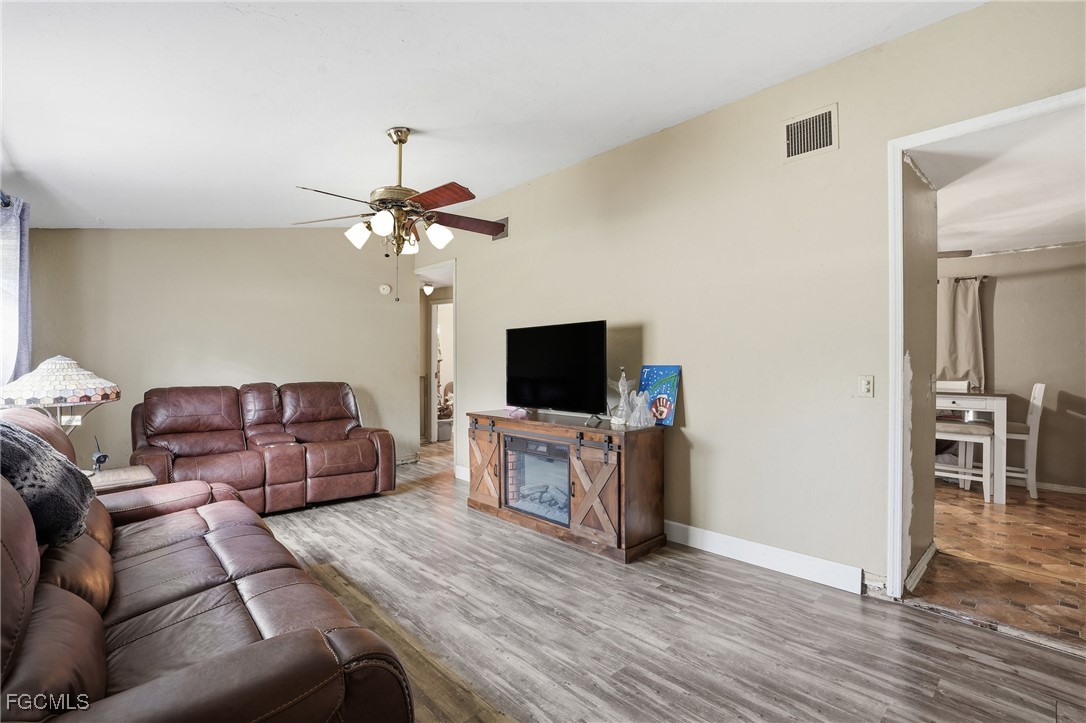 868 Avalon AVE