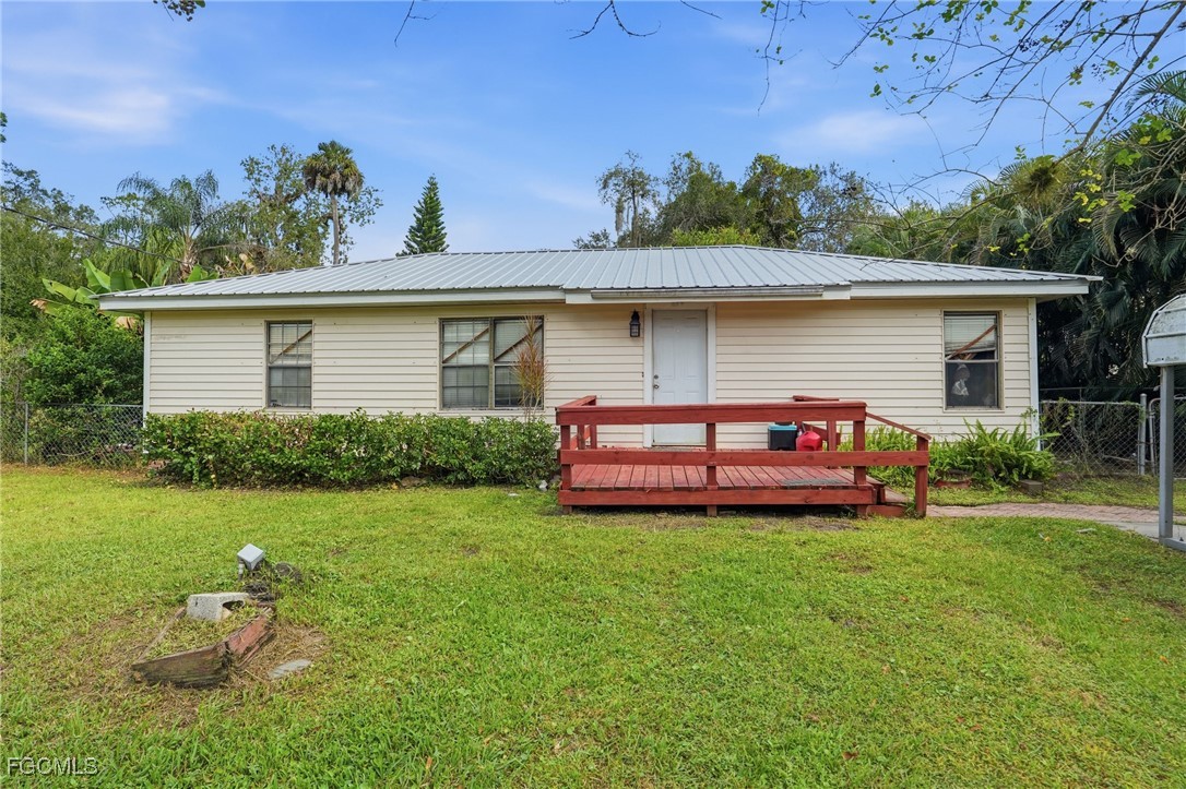 868 Avalon AVE