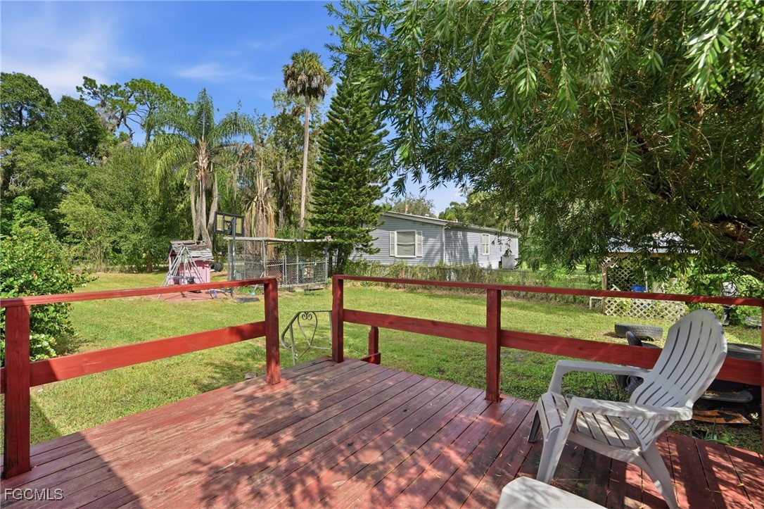 868 Avalon AVE
