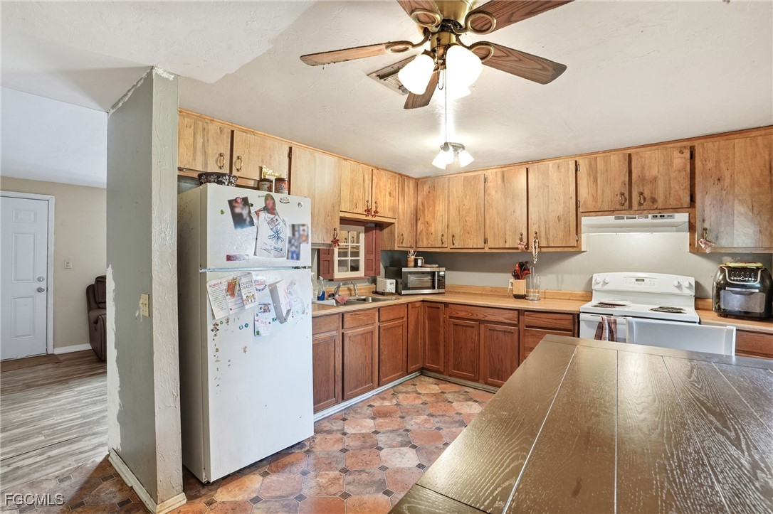 868 Avalon AVE