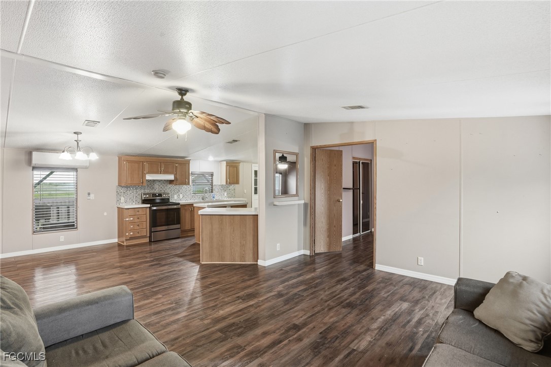 15835 Kaloacoochee ST