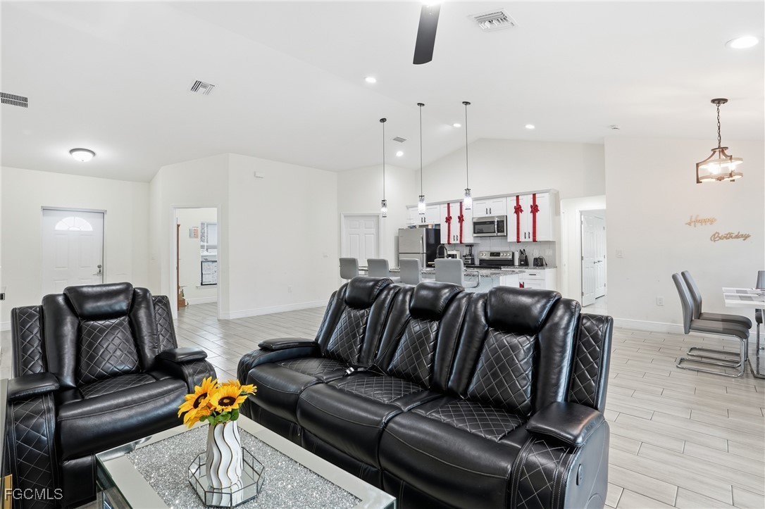 1013 Atherton AVE